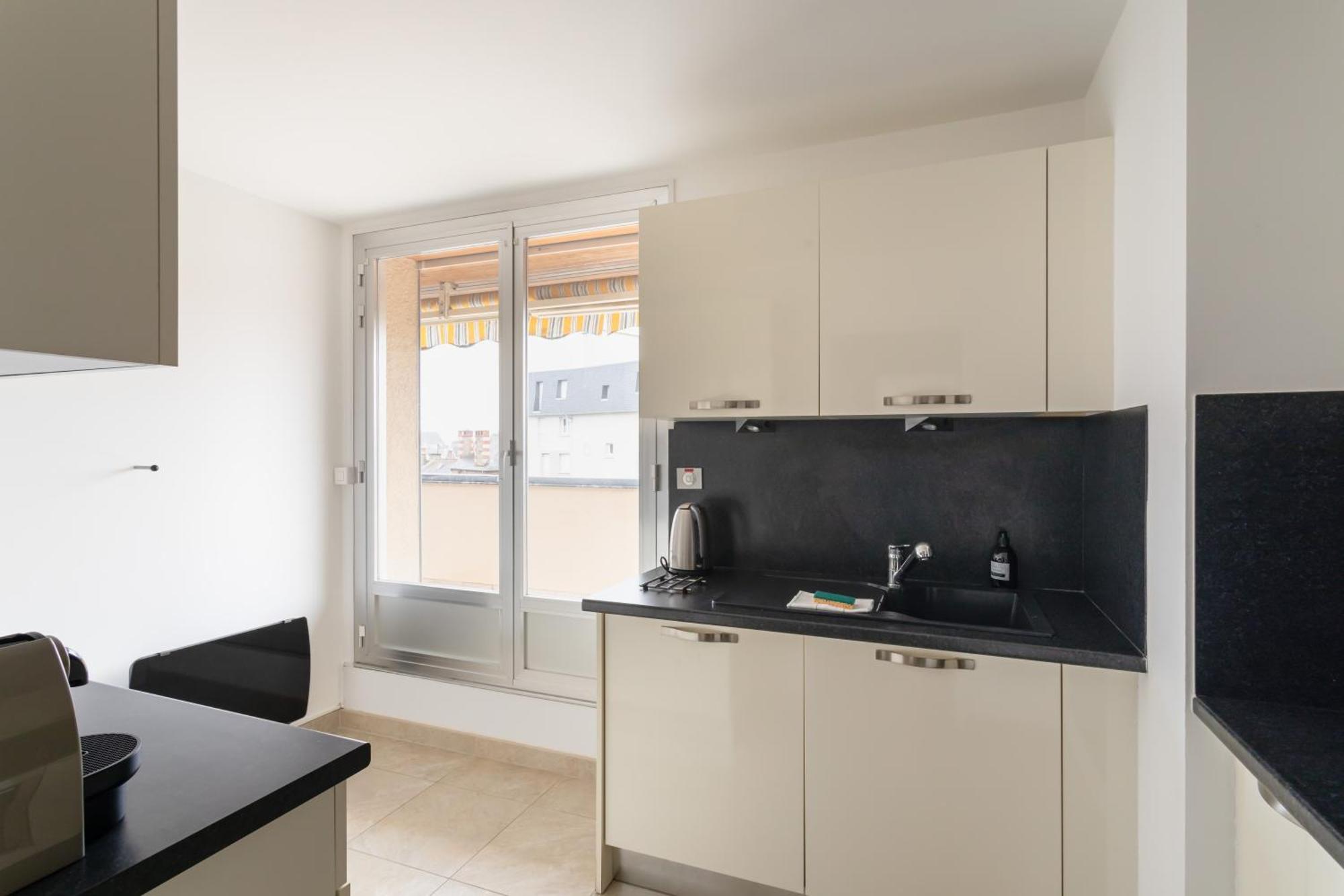 Le Ballast - Appt A Avec Balcons Et Garage Dinard