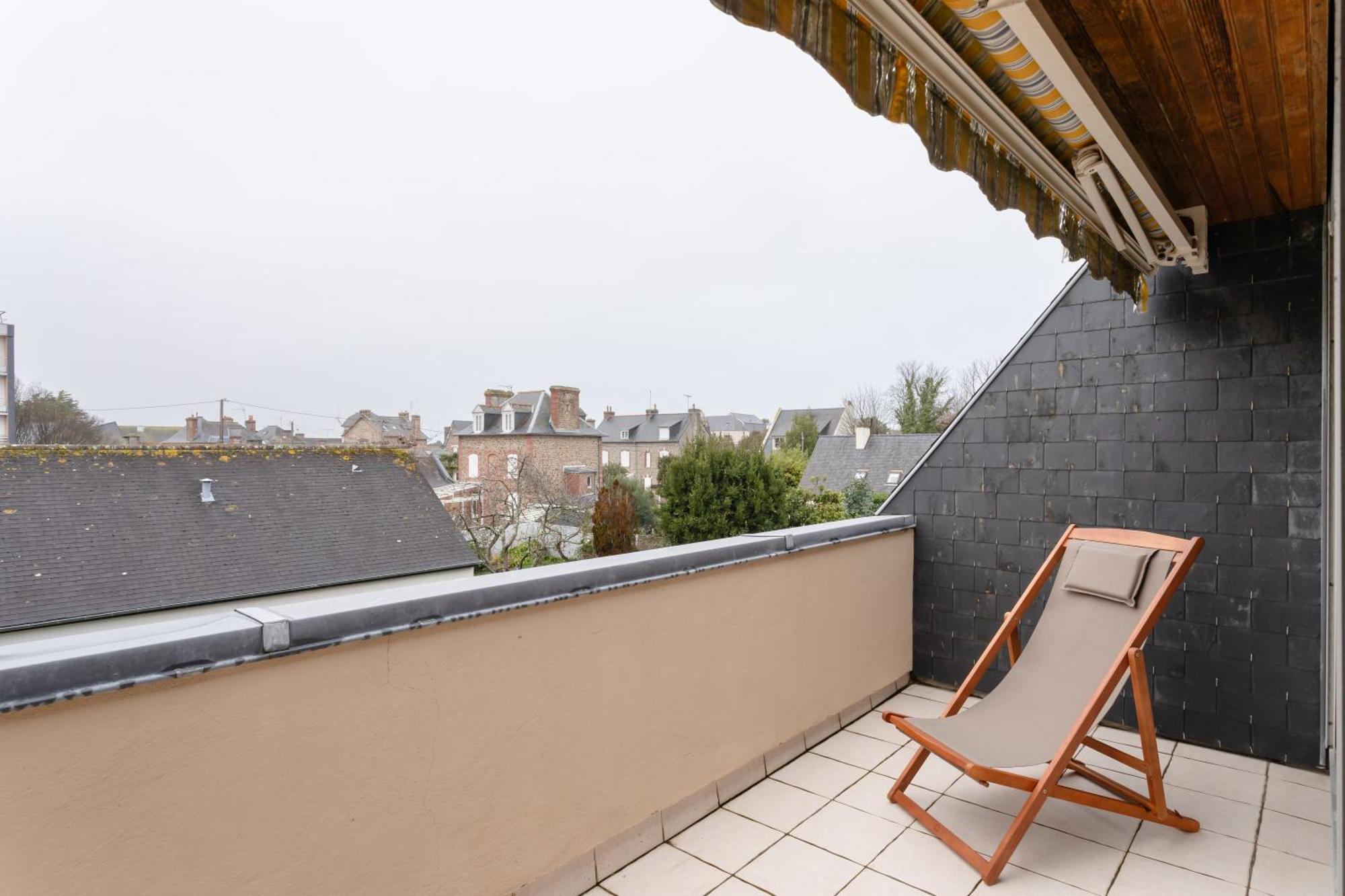 Le Ballast - Appt A Avec Balcons Et Garage